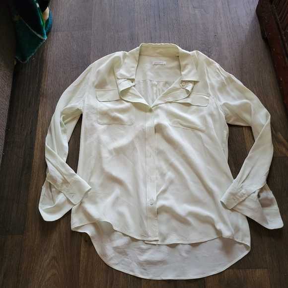 Equipment Tops - Equipment Silk Very Light Green Silk Button Down Coupe size M